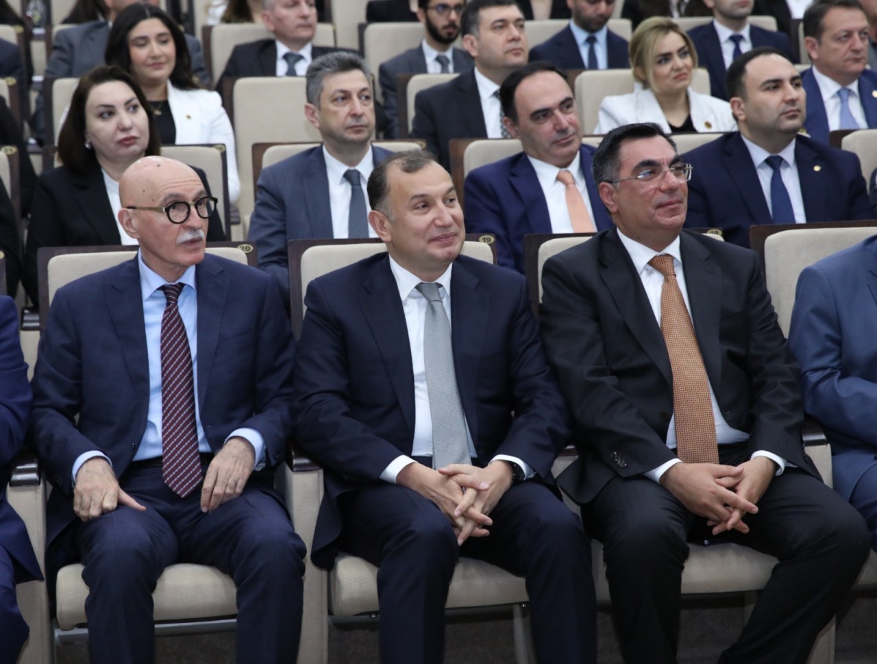 Heydər Əliyevə həsr olunan tədbirdə 308 tələbəyə “Adlı təqaüd” verilib - FOTOLAR